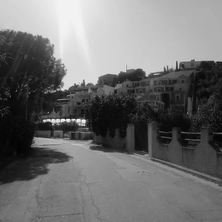 Sherden House Gasthof Solanas (Cagliari)